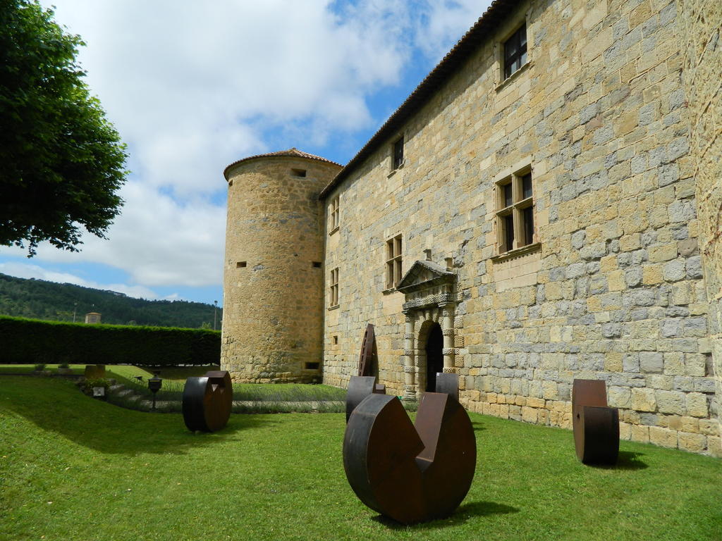 Château Des Ducs De Joyeuse Couiza Buitenkant foto